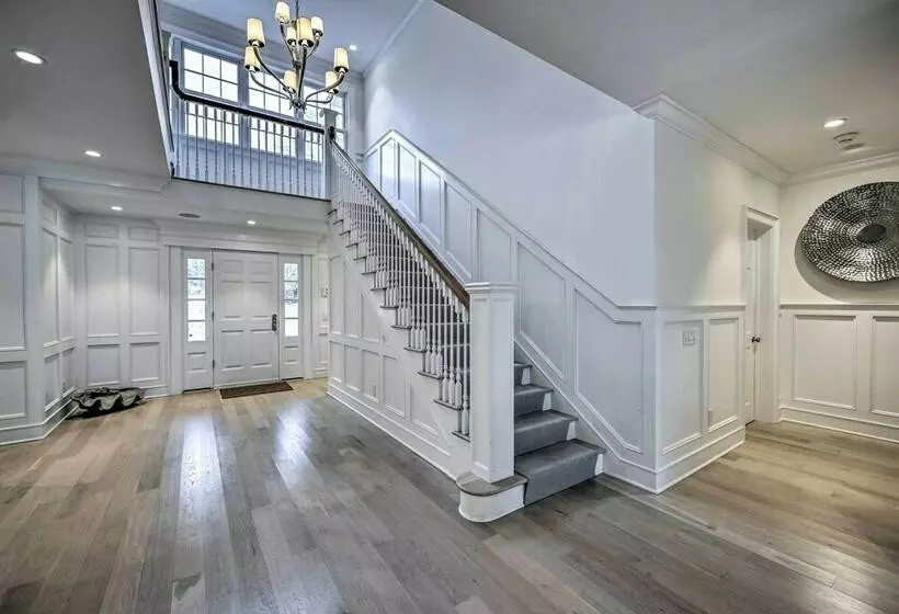 Shelter Island Retreat W/ Outdoor Pool!