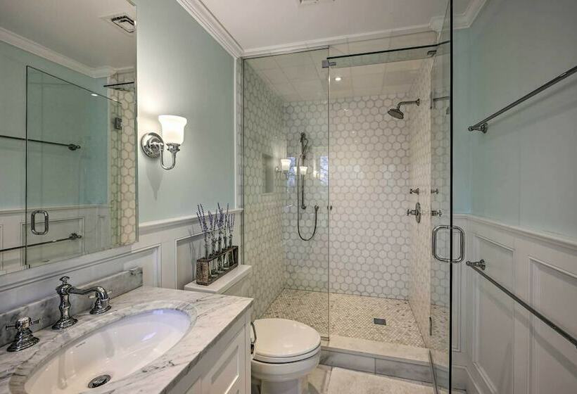 Shelter Island Retreat W/ Outdoor Pool!