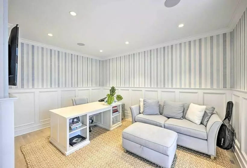 Shelter Island Retreat W/ Outdoor Pool!