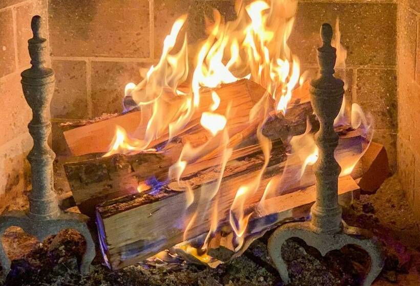 Shelter Island Retreat W/ Outdoor Pool!