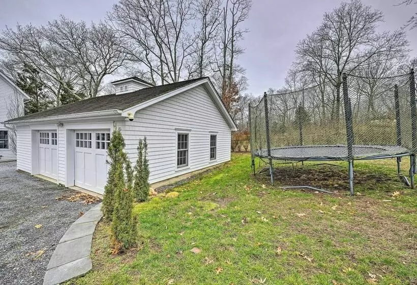 Shelter Island Retreat W/ Outdoor Pool!