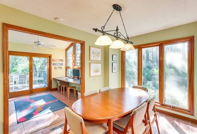 Spacious Kiawah Island Home W/ Deck, Walk To Beach