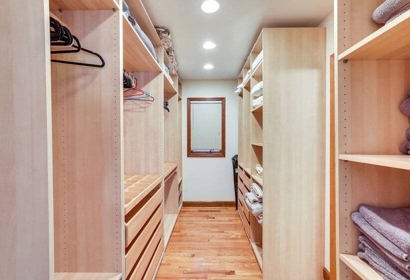 Spacious Kiawah Island Home W/ Deck, Walk To Beach