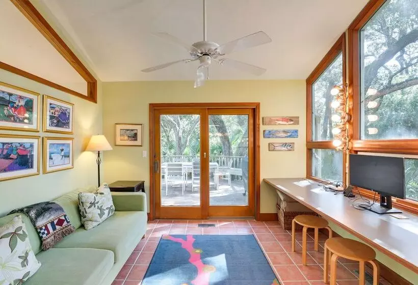 Spacious Kiawah Island Home W/ Deck, Walk To Beach