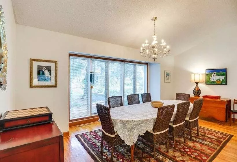 Spacious Kiawah Island Home W/ Deck, Walk To Beach