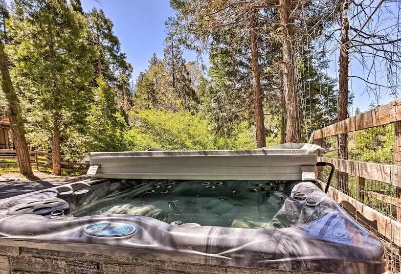 Spacious Lake Arrowhead Cabin W/ Jacuzzi Spa!