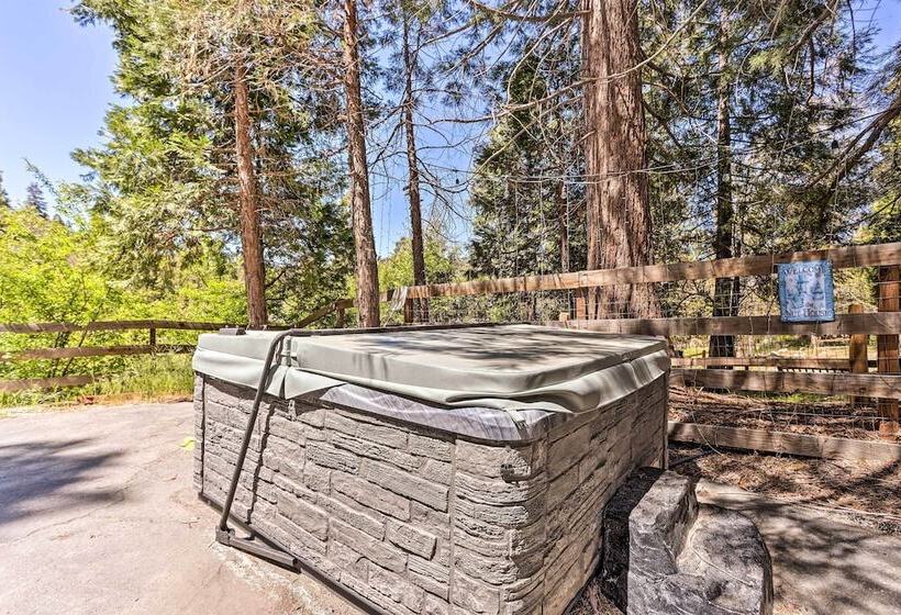 Spacious Lake Arrowhead Cabin W/ Jacuzzi Spa!