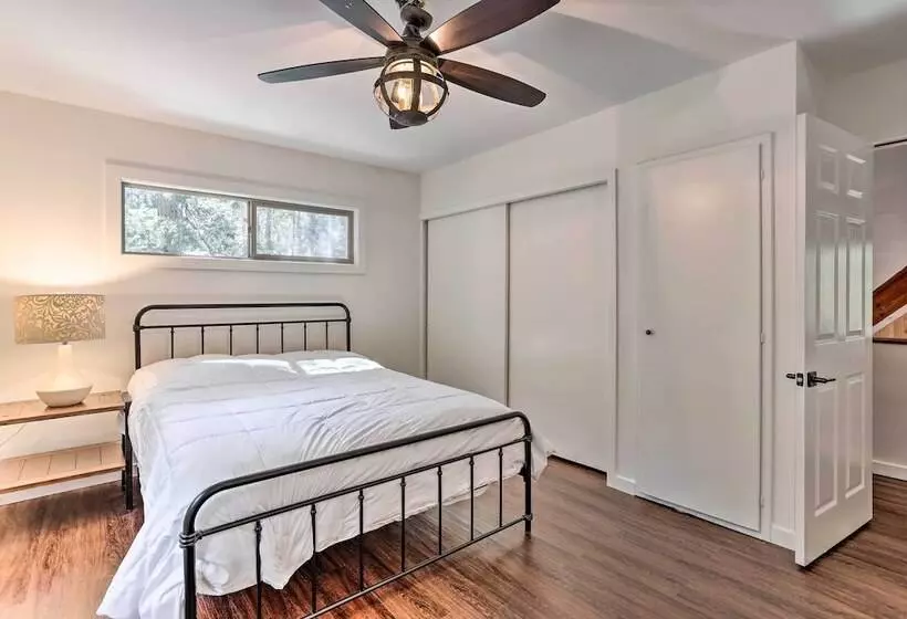 Spacious Lake Arrowhead Cabin W/ Jacuzzi Spa!