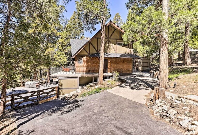Spacious Lake Arrowhead Cabin W/ Jacuzzi Spa!