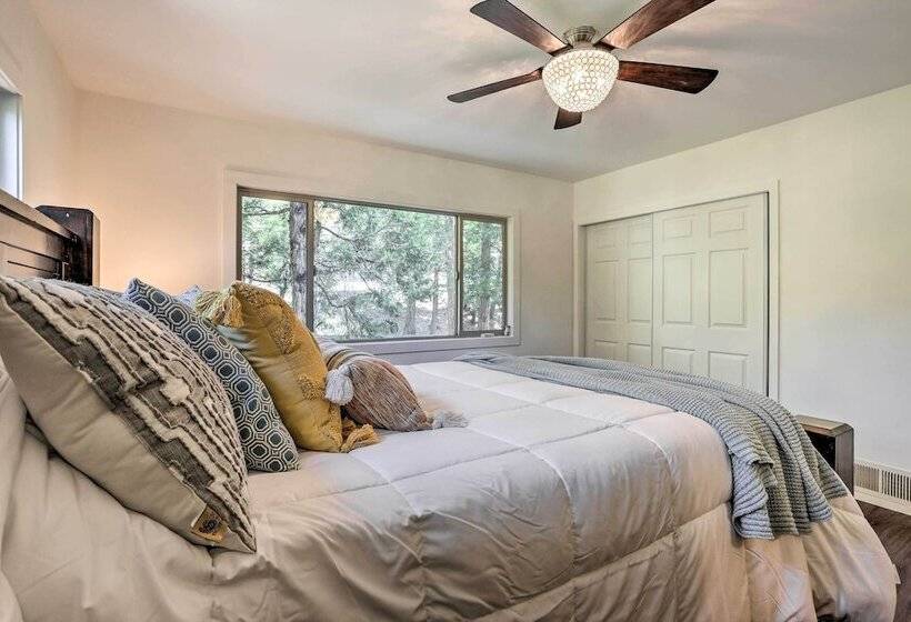 Spacious Lake Arrowhead Cabin W/ Jacuzzi Spa!