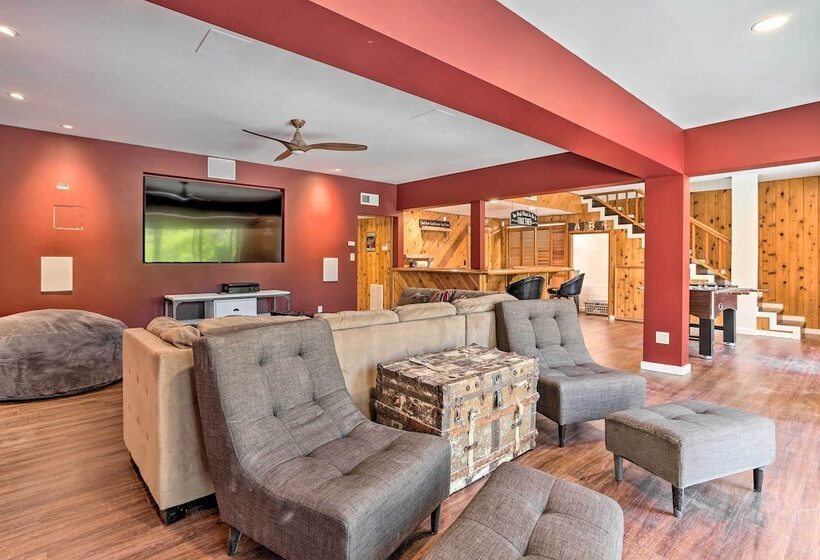 Spacious Lake Arrowhead Cabin W/ Jacuzzi Spa!