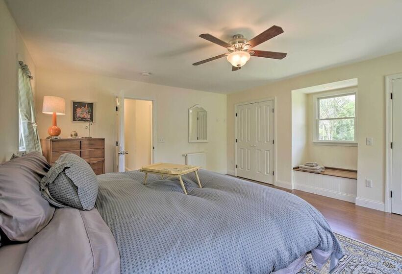 Spacious & Modern Ashley Falls Home On 1 Acre