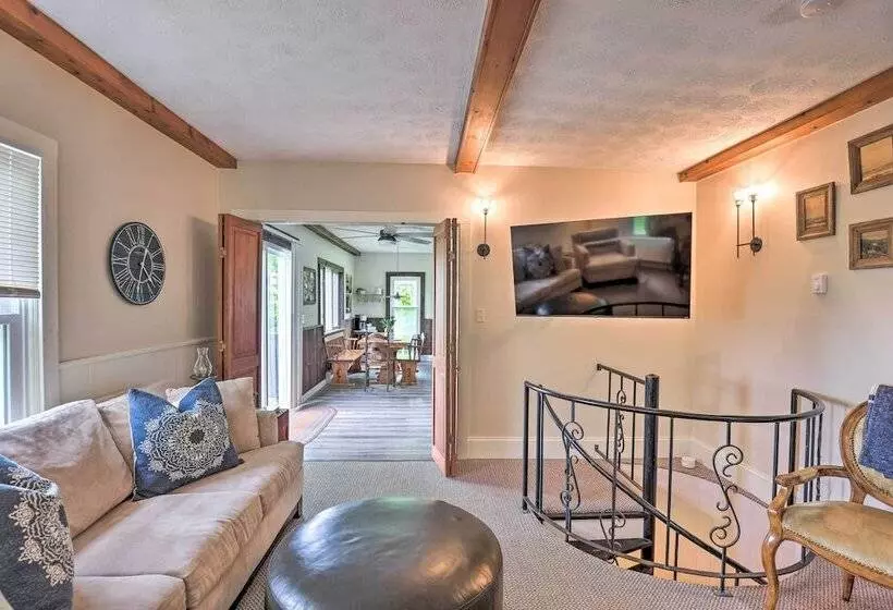 Spectacular Views W/ Deck, Fire Pit, & Game Room!