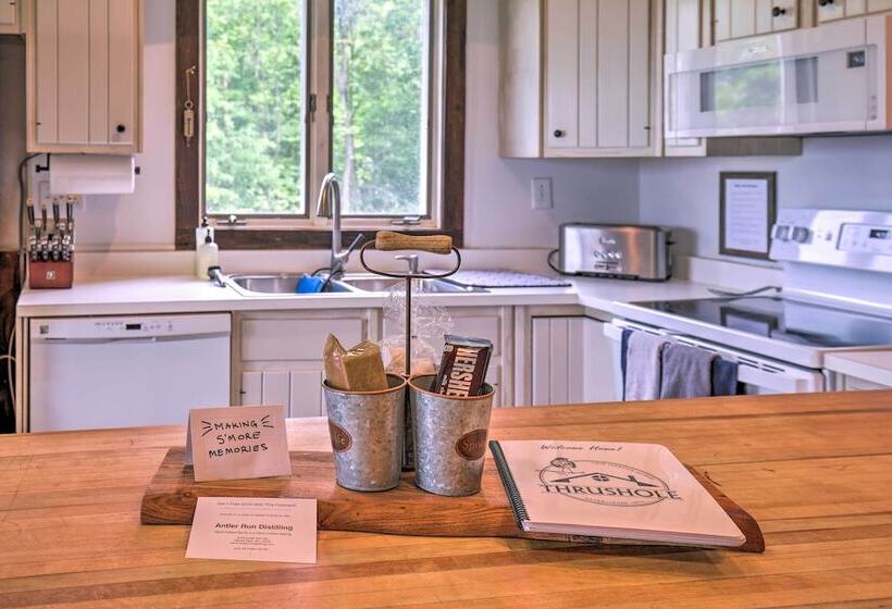 Spectacular Views W/ Deck, Fire Pit, & Game Room!