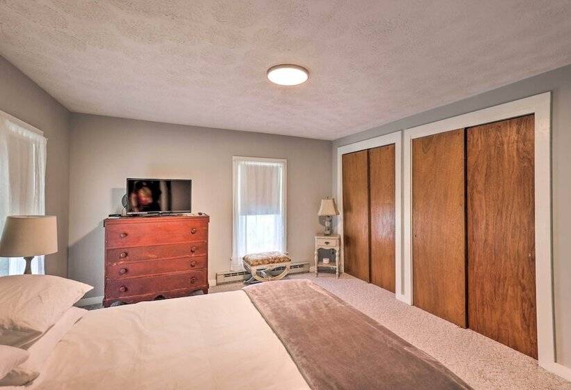 Spectacular Views W/ Deck, Fire Pit, & Game Room!