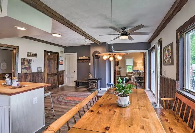 Spectacular Views W/ Deck, Fire Pit, & Game Room!