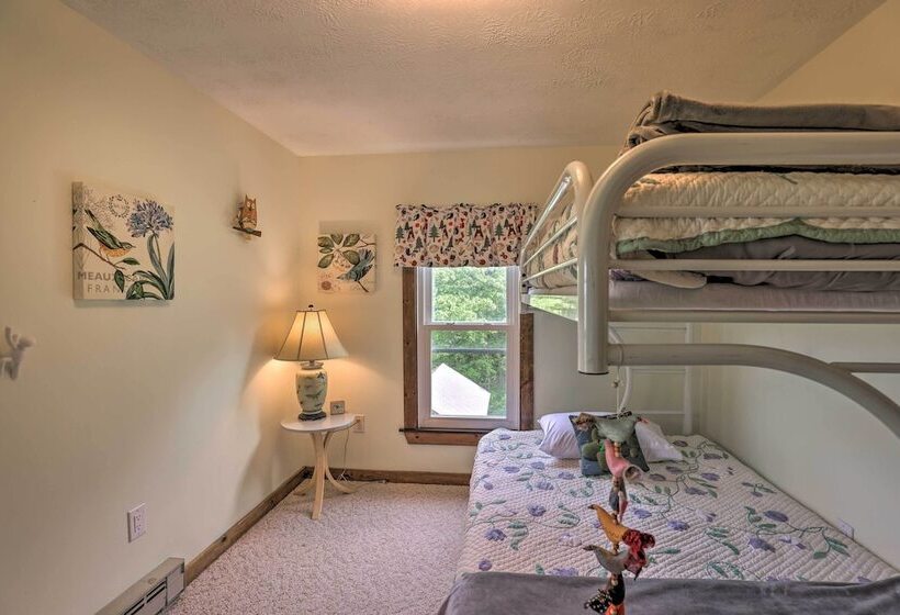 Spectacular Views W/ Deck, Fire Pit, & Game Room!