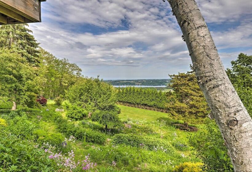 Spectacular Views W/ Deck, Fire Pit, & Game Room!