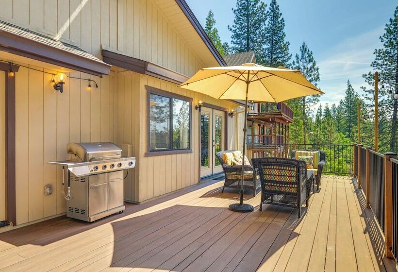 Deck & Views: Pet Friendly Starry Pines Cabin