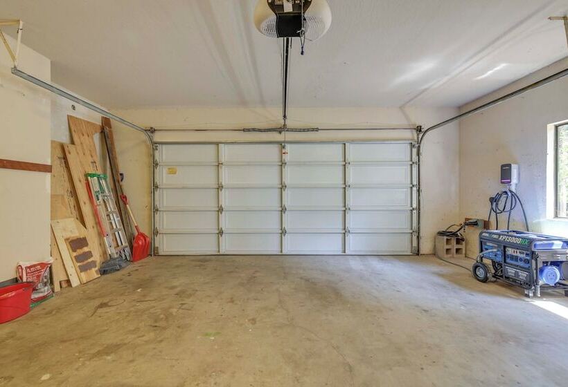 Deck & Views: Pet Friendly Starry Pines Cabin