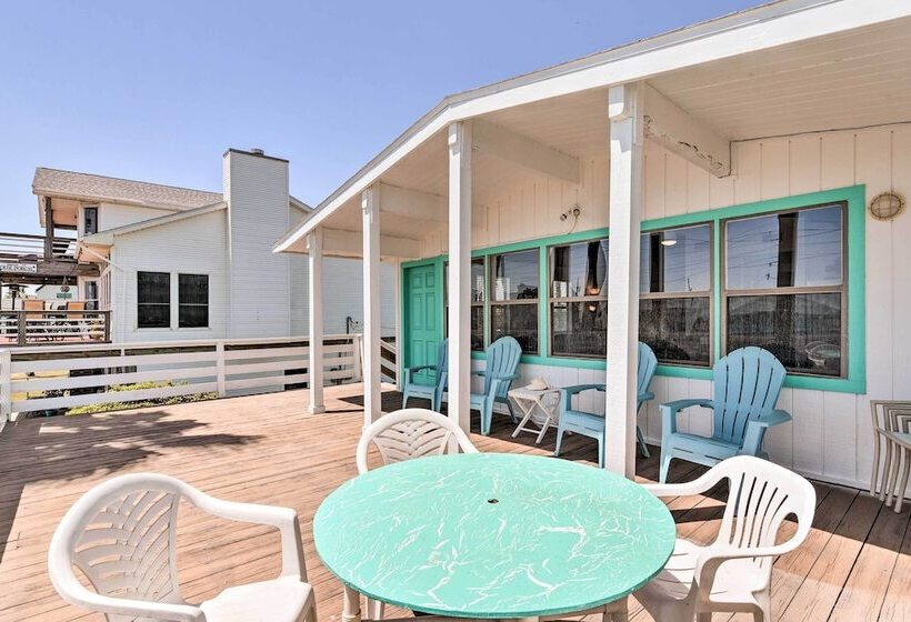 Gulf Coast Views: Stilted Retreat In Galveston!