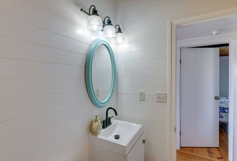 Gulf Coast Views: Stilted Retreat In Galveston!