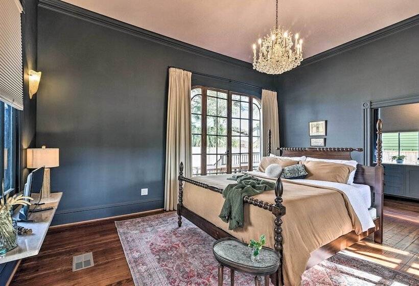 Stunning Historic Home < 4 Mi To Beaches!