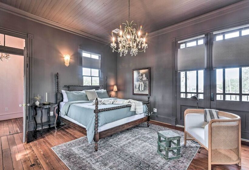 Stunning Historic Home < 4 Mi To Beaches!