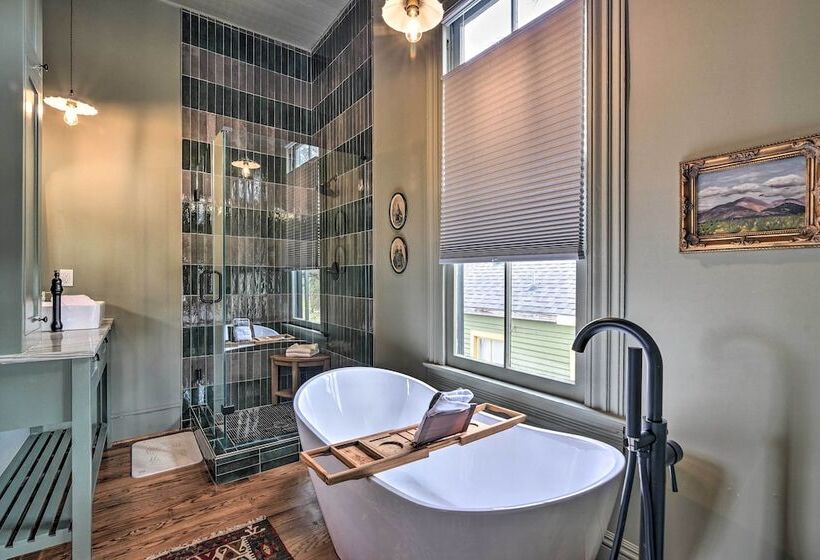 Stunning Historic Home < 4 Mi To Beaches!