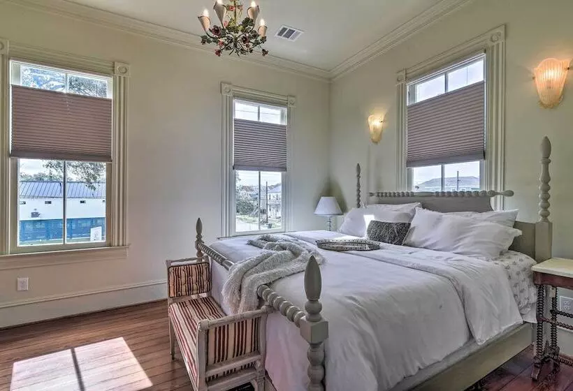 Stunning Historic Home < 4 Mi To Beaches!