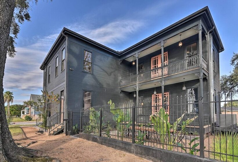 Stunning Historic Home < 4 Mi To Beaches!