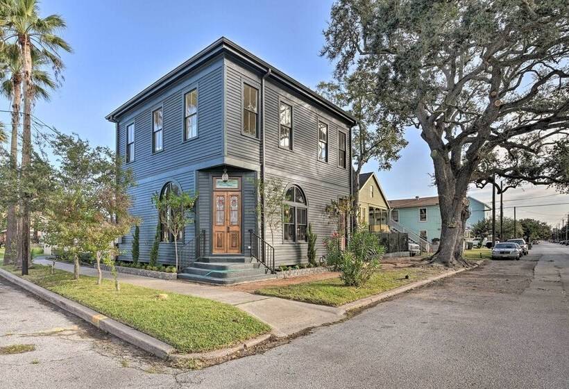 Stunning Historic Home < 4 Mi To Beaches!