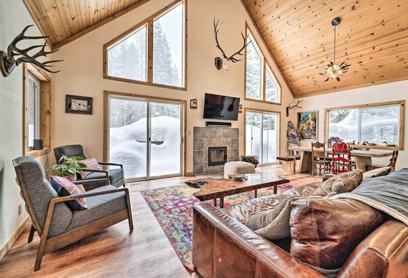 Stylish Cabin In Truckee Swim, Ski, Hike!