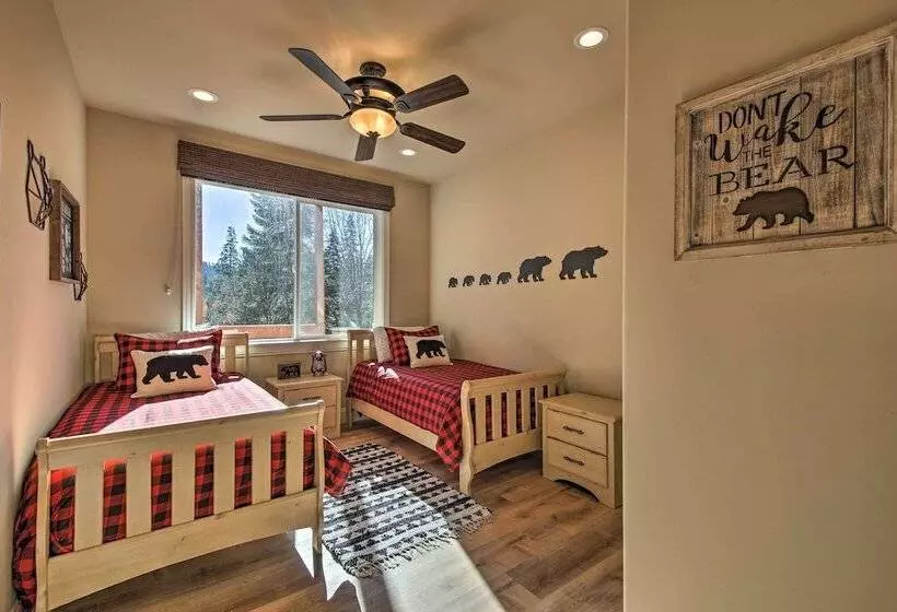 Sugar Bear Lodge W/ Game Room   5 Mi To Village!