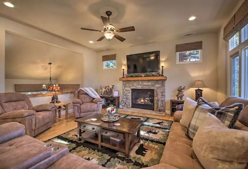 Sugar Bear Lodge W/ Game Room   5 Mi To Village!