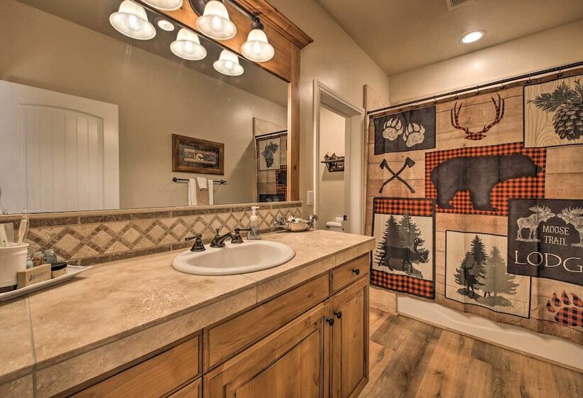 Sugar Bear Lodge W/ Game Room   5 Mi To Village!