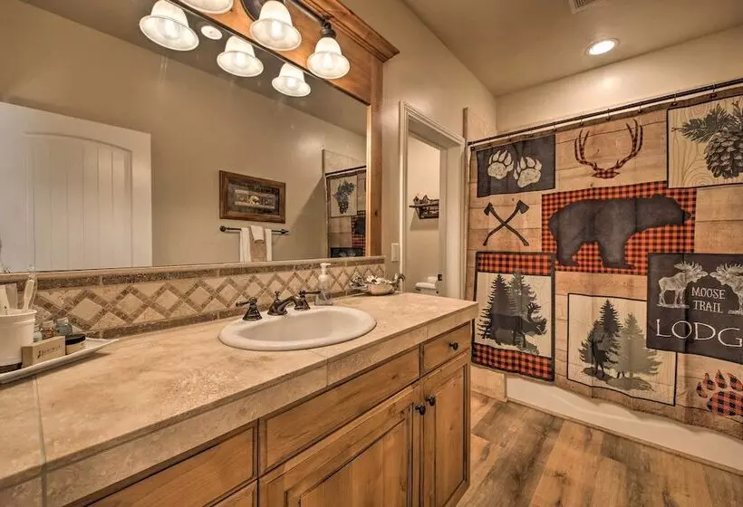 Sugar Bear Lodge W/ Game Room   5 Mi To Village!