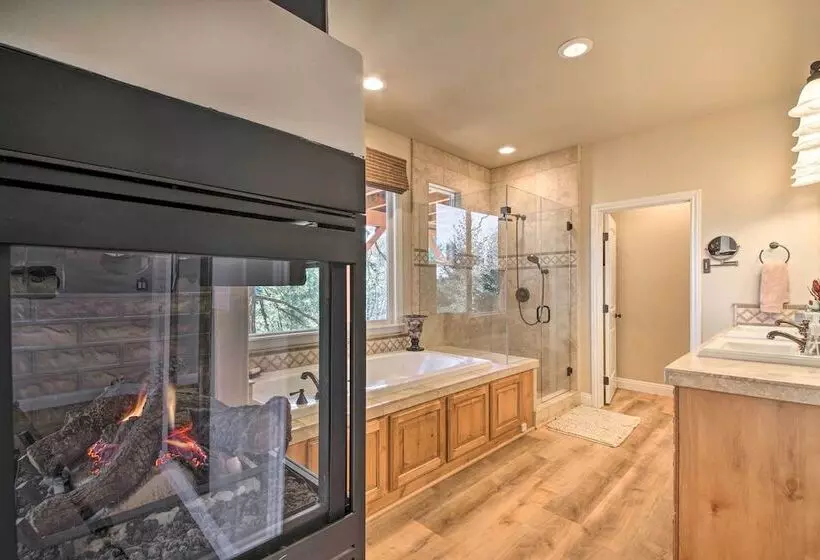 Sugar Bear Lodge W/ Game Room   5 Mi To Village!