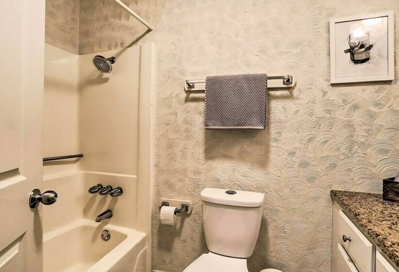 Sunny Oasis W/ Hot Tub ~ 11 Mi To Nat L Park!