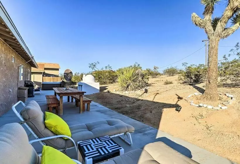 Sunny Oasis W/ Hot Tub ~ 11 Mi To Nat L Park!