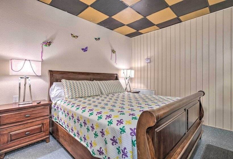 The Float Yard Pensacola Home W/ Pool Table