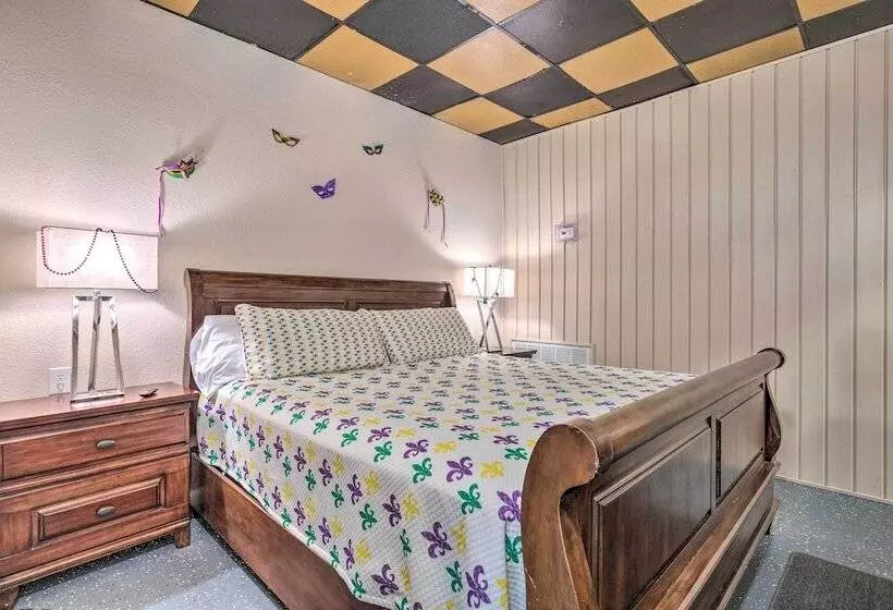 The Float Yard  Pensacola Home W/ Pool Table