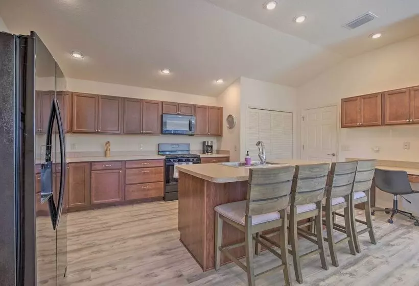 The Villages Retreat W/ Lanai & Lake Views!