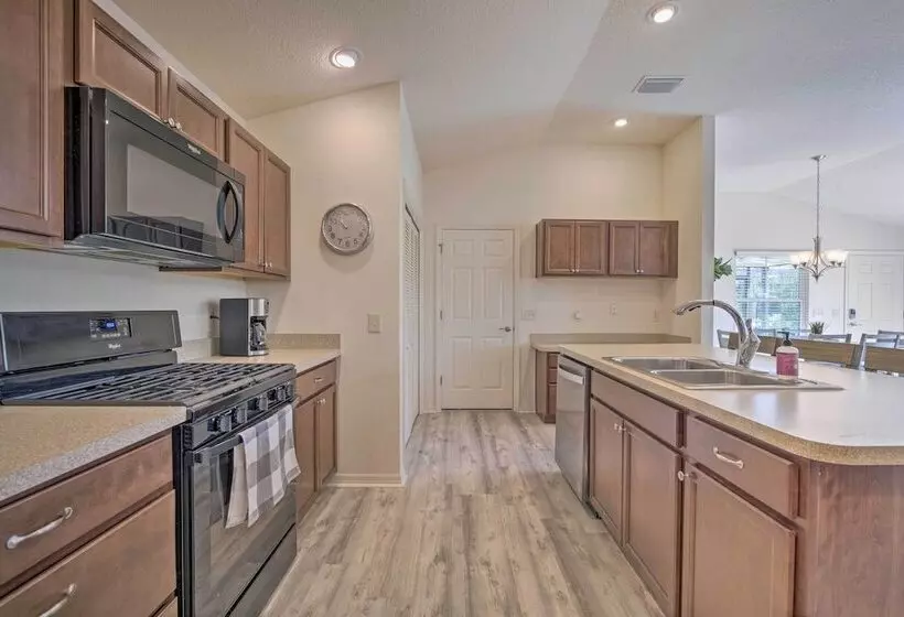 The Villages Retreat W/ Lanai & Lake Views!