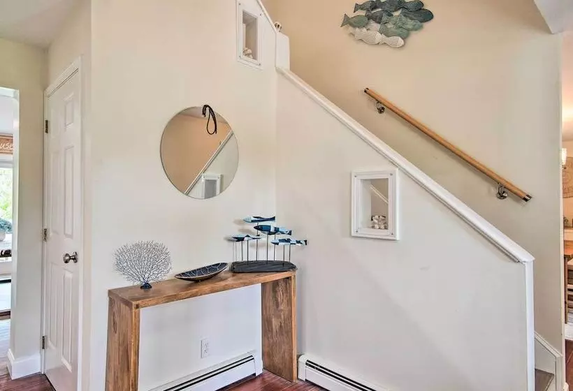 Updated Falmouth Family Home ~ 2 Mi To Beach!