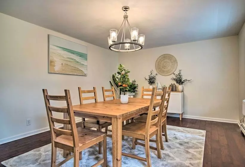 Updated Falmouth Family Home ~ 2 Mi To Beach!