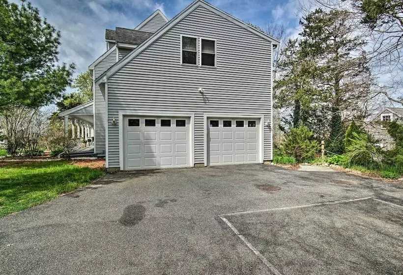 Updated Falmouth Family Home ~ 2 Mi To Beach!