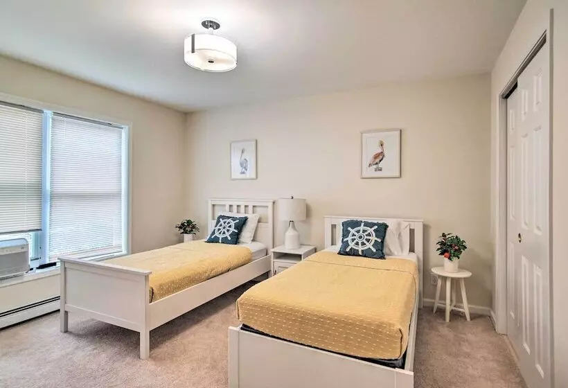 Updated Falmouth Family Home ~ 2 Mi To Beach!