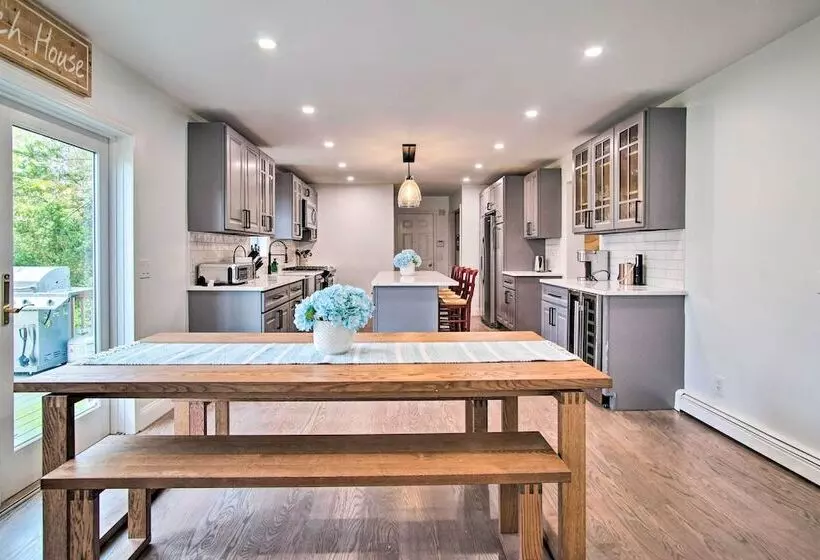 Updated Falmouth Family Home ~ 2 Mi To Beach!