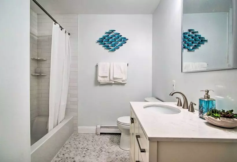 Updated Falmouth Family Home ~ 2 Mi To Beach!